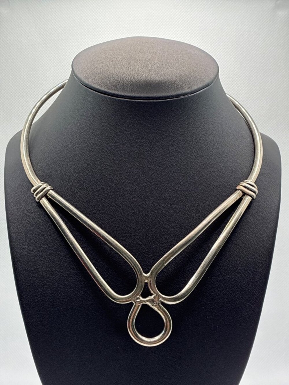 Vtg Silver Tone Collar Necklace Open Loop Design Modernist Choker Brutalist Bold